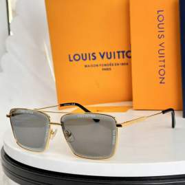 Picture of Louis Vuitton Sunglasses _SKUfw77710120fw